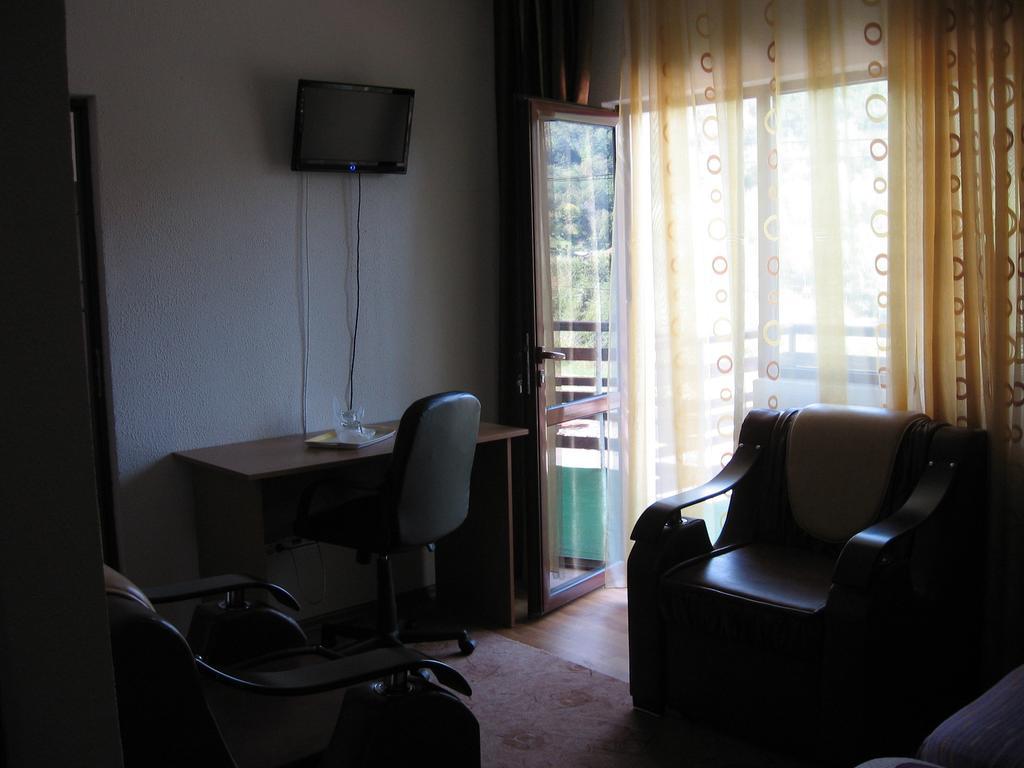 Pensiunea Pomi -Oesti Hotel Albestii Paminteni Quarto foto