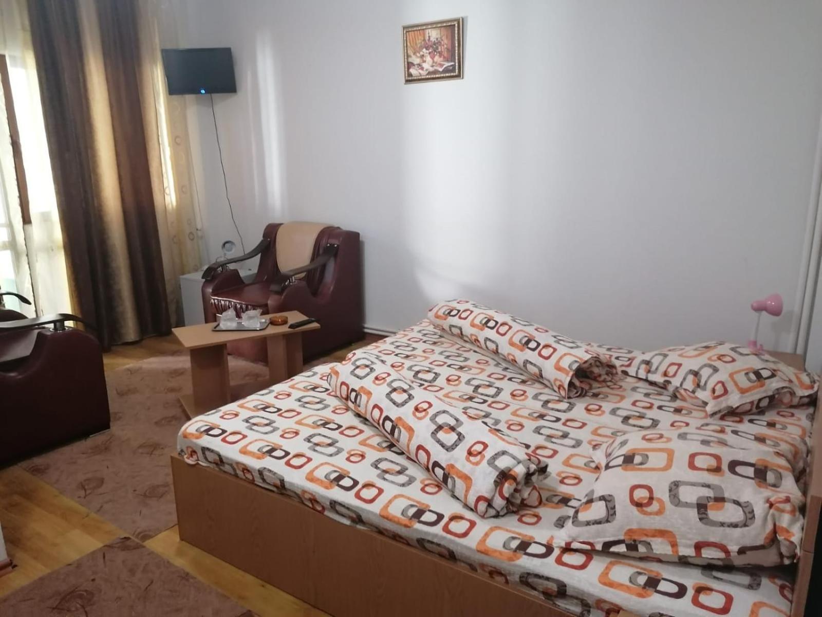 Pensiunea Pomi -Oesti Hotel Albestii Paminteni Exterior foto