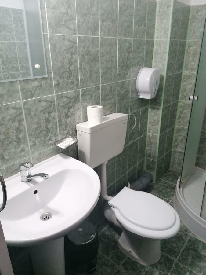 Pensiunea Pomi -Oesti Hotel Albestii Paminteni Exterior foto